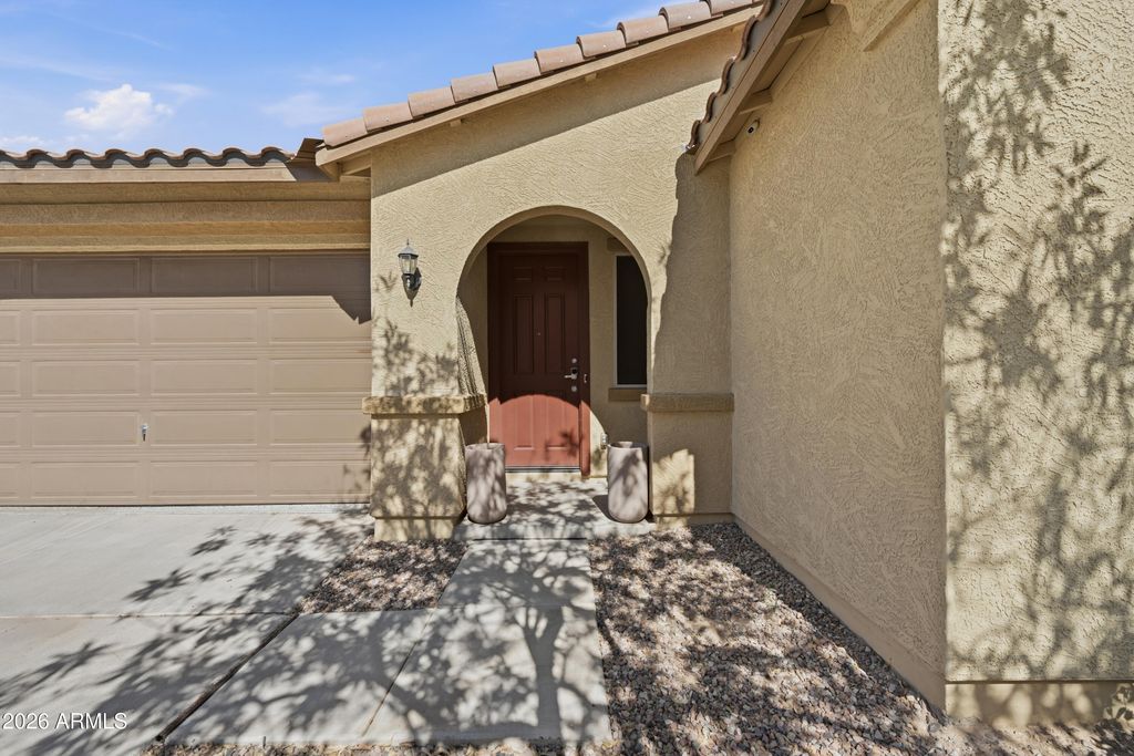 Image 4 of property listing at 59 E LIBERTY Lane, Gilbert, AZ 85296