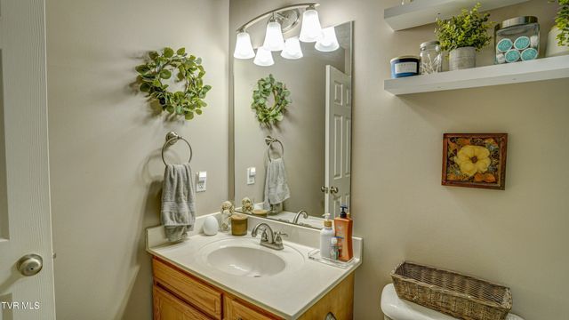 3920 Thornton Drive, Kingsport, TN 37664