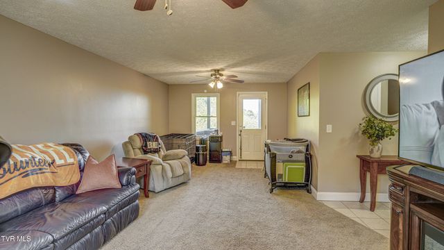 3920 Thornton Drive, Kingsport, TN 37664