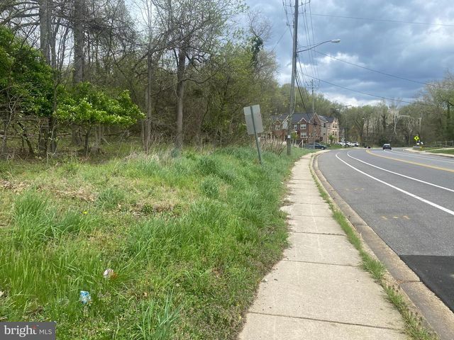 1030 OWENS RD, Oxon Hill, MD 20745
