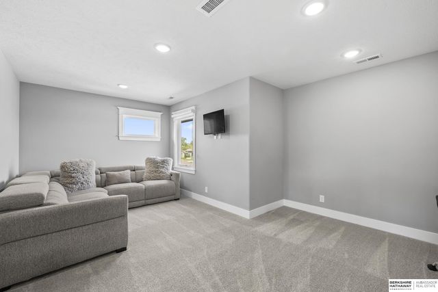 17803 Binney Street, Omaha, NE 68116
