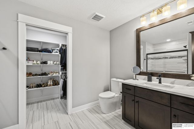 17803 Binney Street, Omaha, NE 68116