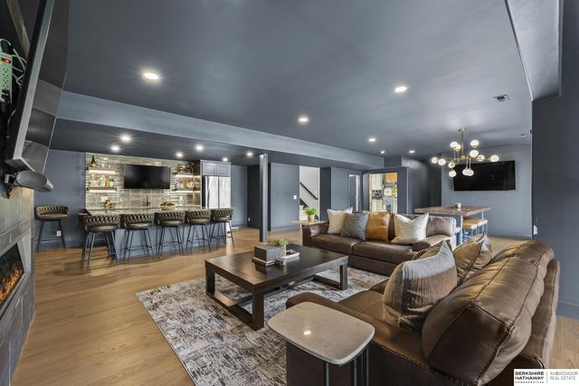 17803 Binney Street, Omaha, NE 68116