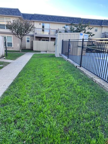 10749 E Northwest Highway, Dallas, TX 75238