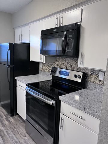 10749 E Northwest Highway, Dallas, TX 75238