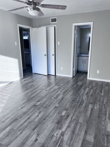 10749 E Northwest Highway, Dallas, TX 75238