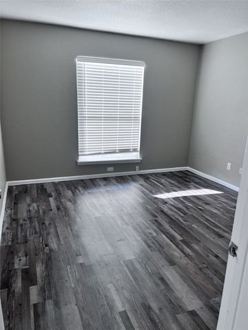 10749 E Northwest Highway, Dallas, TX 75238