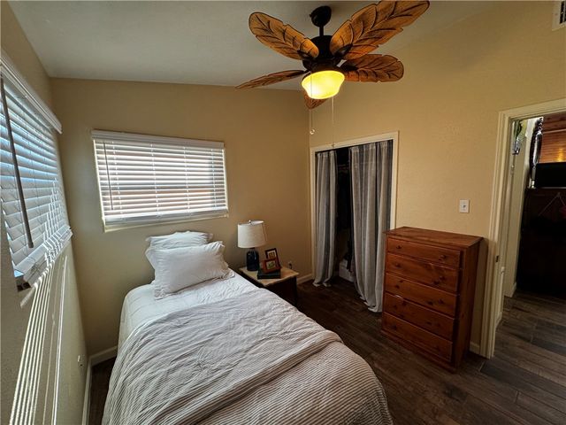 202 W Roberts Ave, Port Aransas, TX 78373