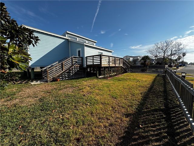 202 W Roberts Ave, Port Aransas, TX 78373