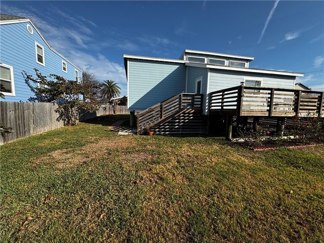 202 W Roberts Ave, Port Aransas, TX 78373