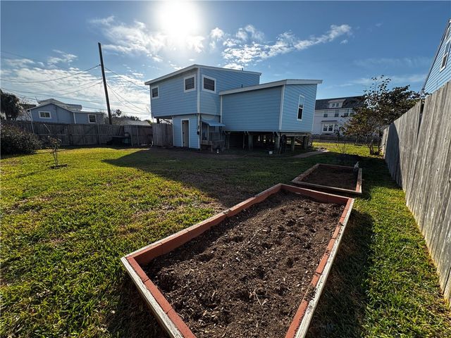 202 W Roberts Ave, Port Aransas, TX 78373