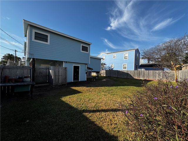 202 W Roberts Ave, Port Aransas, TX 78373