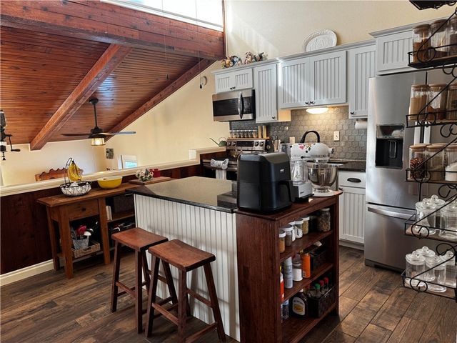 202 W Roberts Ave, Port Aransas, TX 78373