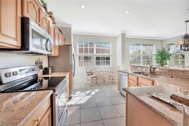 4844 Hampshire CT 201, Naples, FL 34112