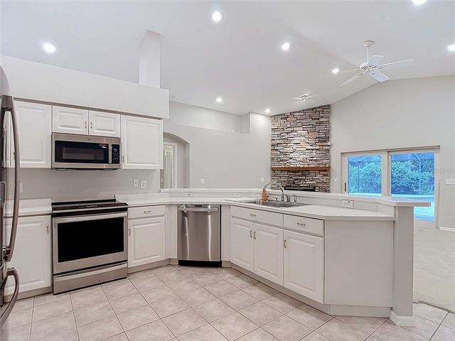 1521 BAYTHORN DRIVE, Wesley Chapel, FL 33543