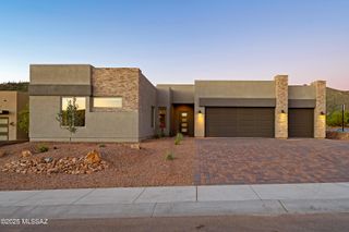 6852 W Patina Drive, Marana, AZ 85658