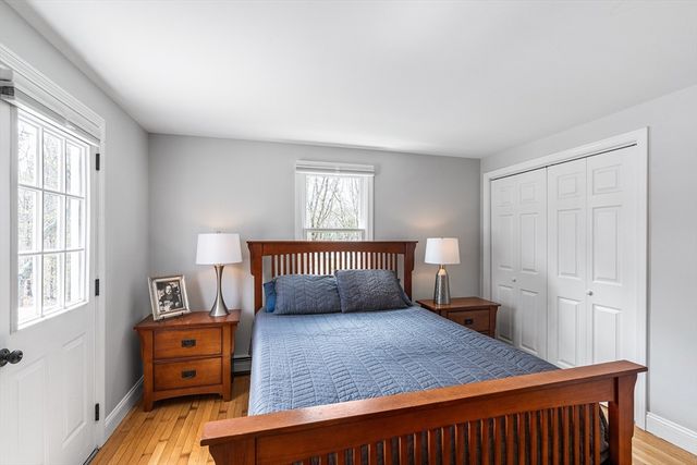 320 Braggs Ln, Barnstable, MA 02630