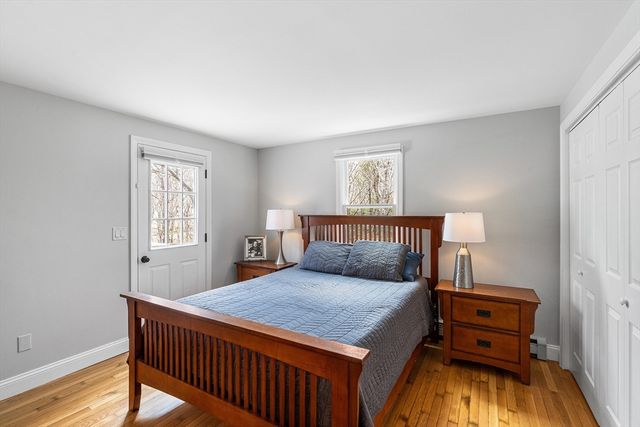 320 Braggs Ln, Barnstable, MA 02630