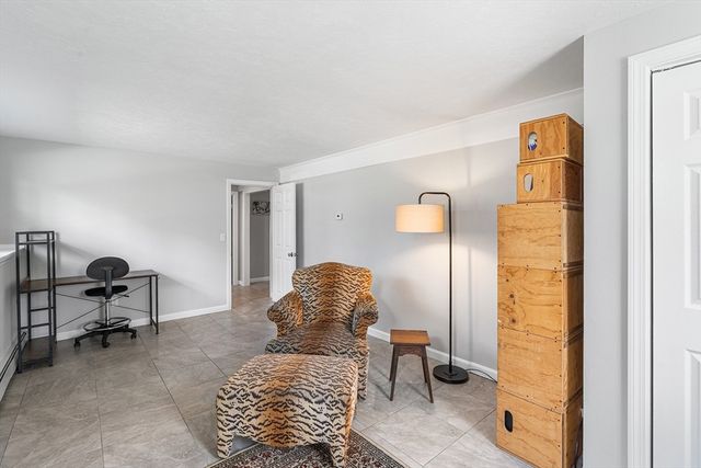 320 Braggs Ln, Barnstable, MA 02630