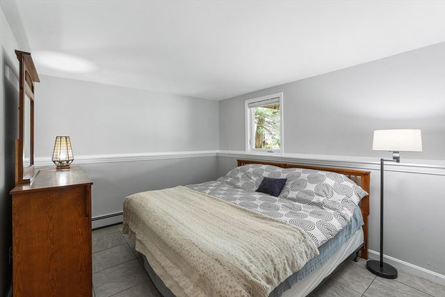 320 Braggs Ln, Barnstable, MA 02630