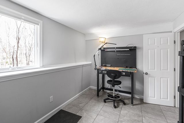 320 Braggs Ln, Barnstable, MA 02630