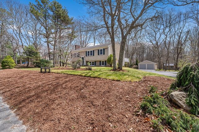 320 Braggs Ln, Barnstable, MA 02630