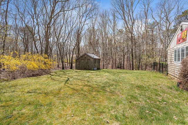 320 Braggs Ln, Barnstable, MA 02630