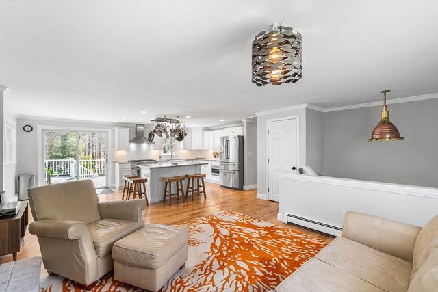 320 Braggs Ln, Barnstable, MA 02630