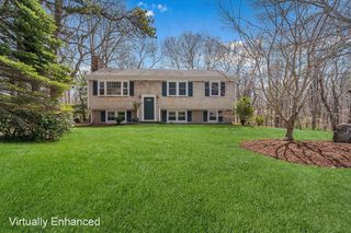320 Braggs Ln, Barnstable, MA 02630