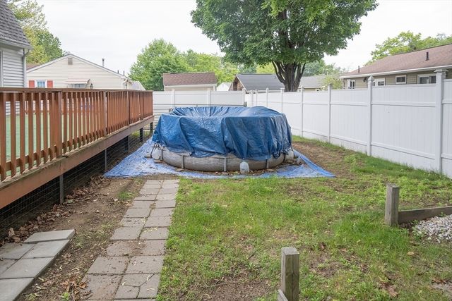 20 Lively Ln, Springfield, MA 01109