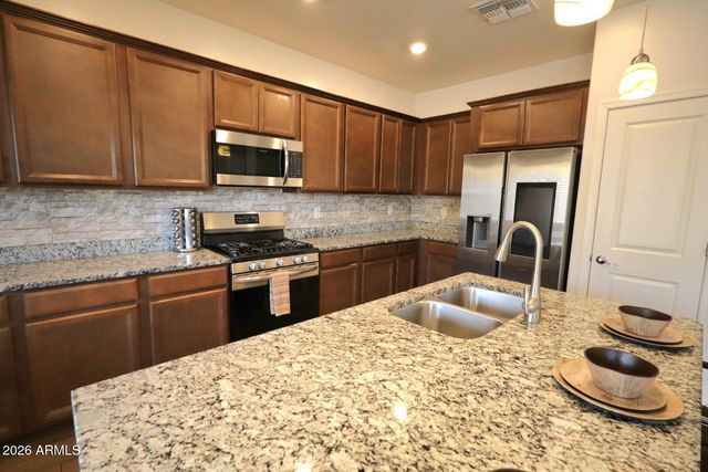 3410 W T RYAN Lane, Phoenix, AZ 85041
