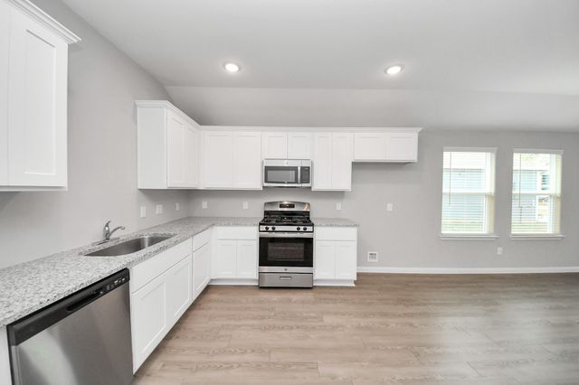809 Jefferson Ave, Cleveland, TX 77327