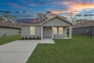 809 Jefferson Ave, Cleveland, TX 77327