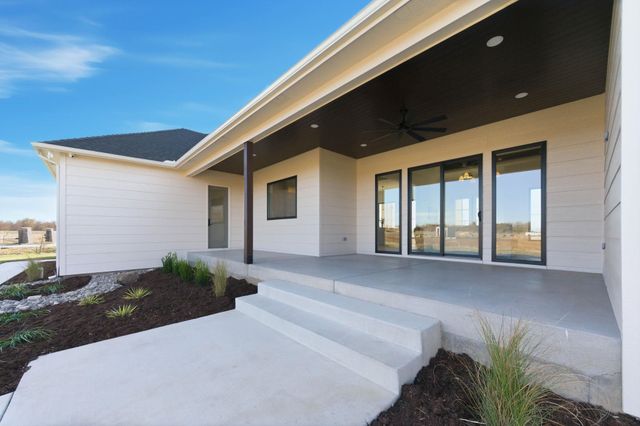 16600 W Hickory St, Goddard, KS 67052