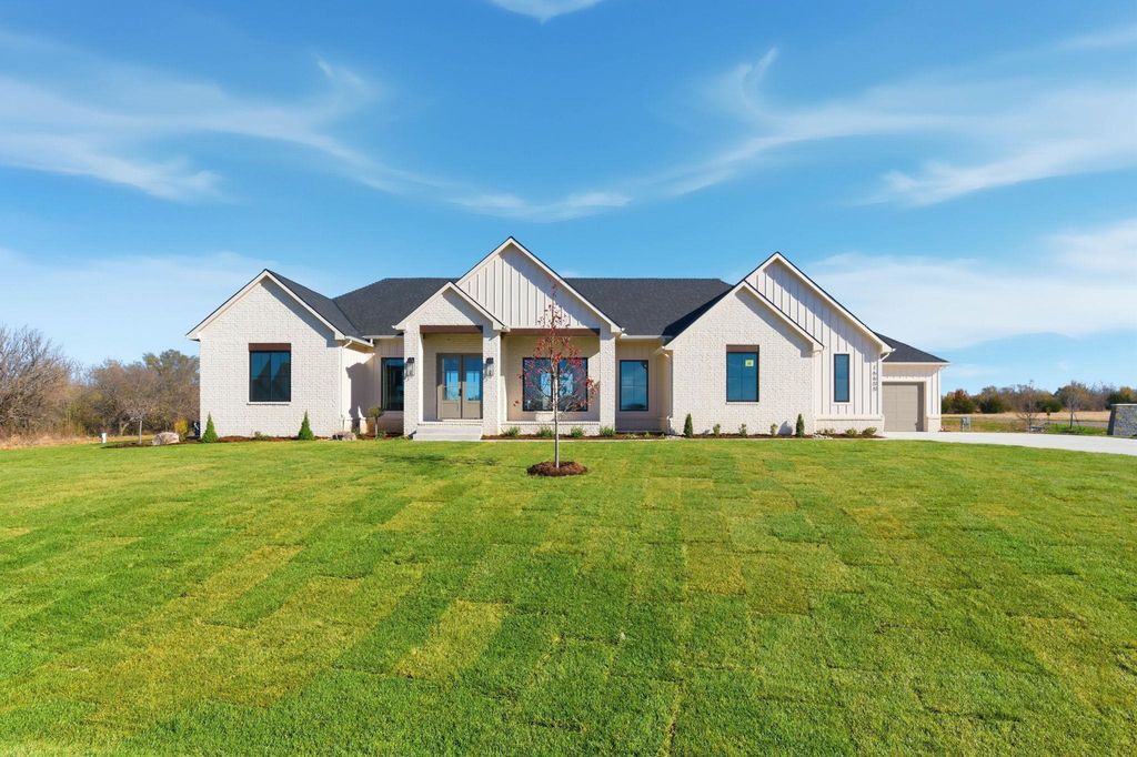 16600 W Hickory St, Goddard, KS 67052