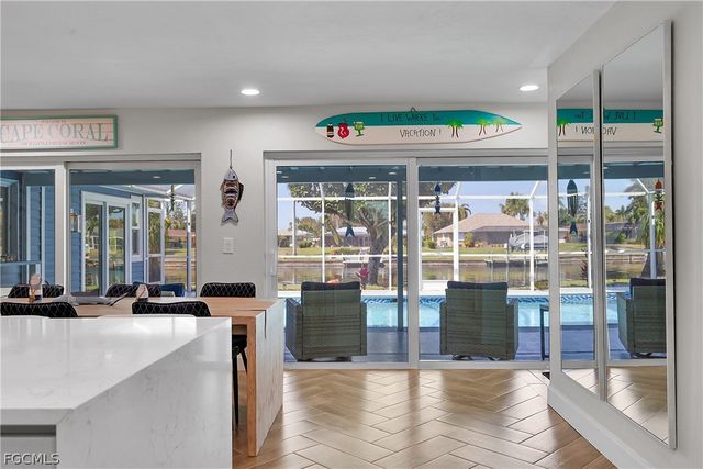 1221 SE 43rd TER, Cape Coral, FL 33904