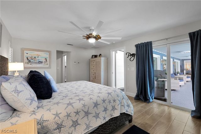 1221 SE 43rd TER, Cape Coral, FL 33904