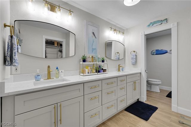 1221 SE 43rd TER, Cape Coral, FL 33904