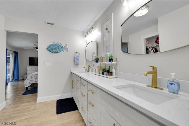 1221 SE 43rd TER, Cape Coral, FL 33904