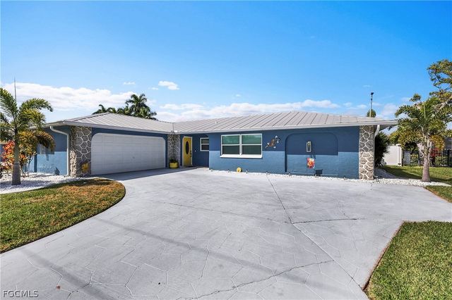 1221 SE 43rd TER, Cape Coral, FL 33904