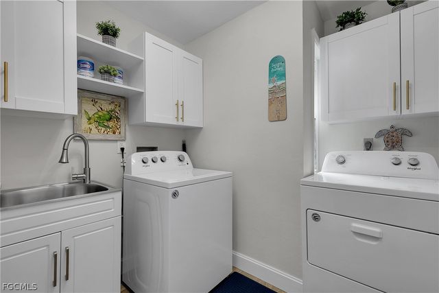 1221 SE 43rd TER, Cape Coral, FL 33904