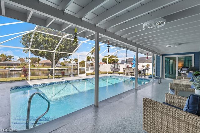 1221 SE 43rd TER, Cape Coral, FL 33904