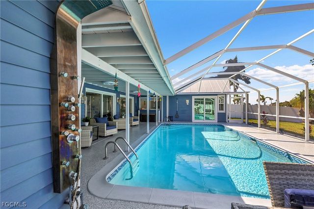 1221 SE 43rd TER, Cape Coral, FL 33904