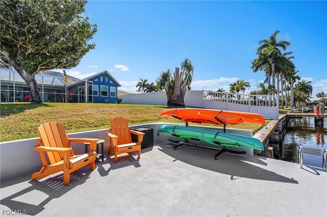 1221 SE 43rd TER, Cape Coral, FL 33904