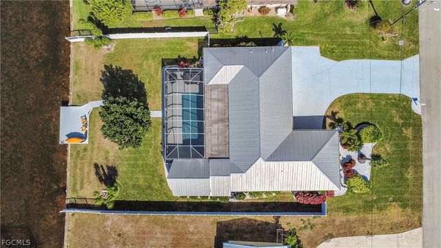 1221 SE 43rd TER, Cape Coral, FL 33904