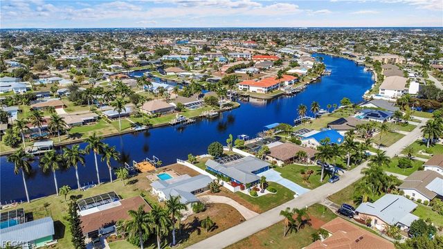 1221 SE 43rd TER, Cape Coral, FL 33904