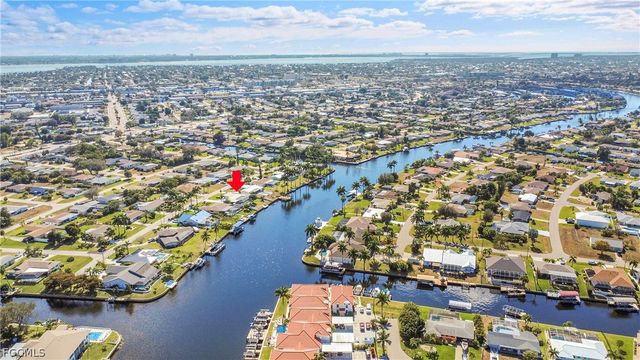 1221 SE 43rd TER, Cape Coral, FL 33904