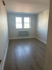 320 Post Avenue 2D, Westbury, NY 11590