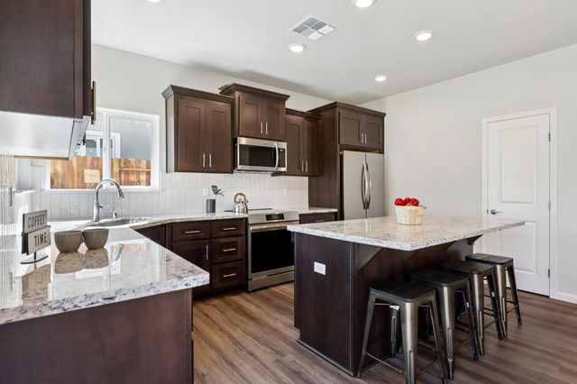 9136 Hensley Way, Elk Grove, CA 95758