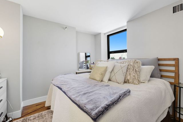 3660 N Lake Shore Drive 4208, Chicago, IL 60613